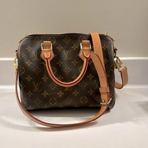 louis vuitton SPEEDY BANDOULIÈRE 25 authentic purchased off poshmark in 2022.
